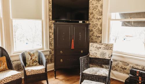 Queen Room