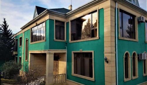 Villa with Garden View