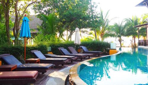 Beach side 2 nd floor Pool View