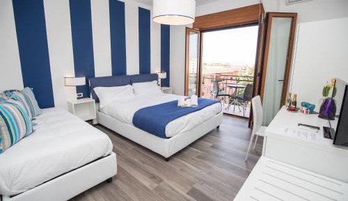 Double Room with Balcony and Sea View