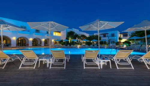 Deluxe Two-Bedroom Apartment with Garden View