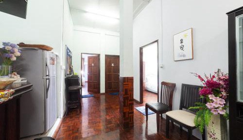 Standard Twin Room with Shared Bathroom