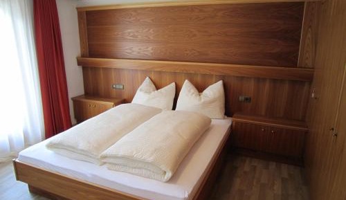 Two-Bedroom Apartment with Balcony (5 Adults)