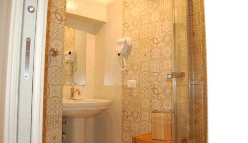 Queen Room with Garden View