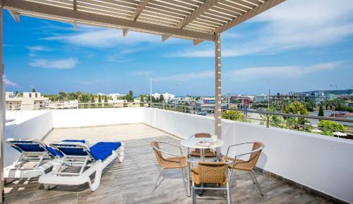 Family Apartment (2 Adults + 2 Children)