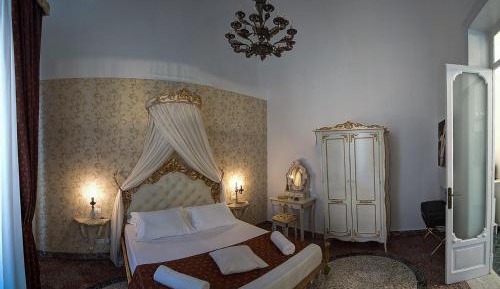 Deluxe Queen Suite