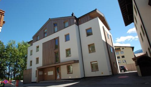 Three-Bedroom Apartment with Terrace