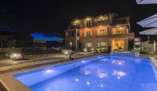 Six-Bedroom Villa 