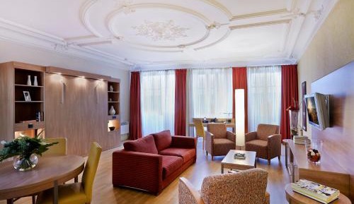 Deluxe Apartment