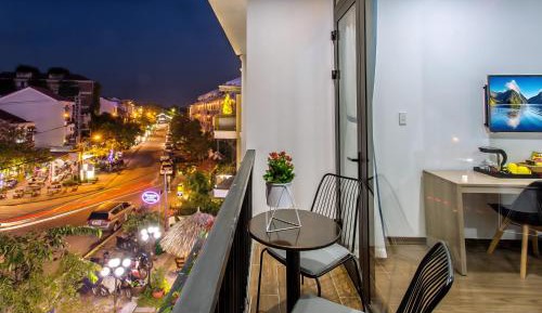 Deluxe Double Room with Balcony