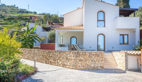 Villa with Sea View - Split Level