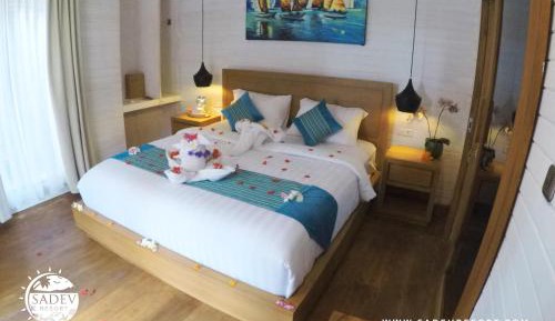 Deluxe Wooden Double Room