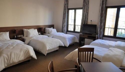 Family Room (5 Adults)