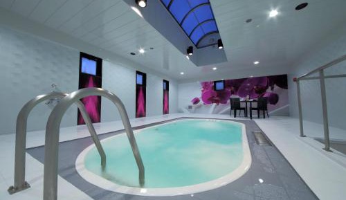 Suite with Pool View