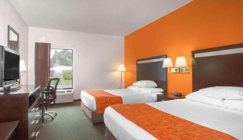 Queen Room with Two Queen Beds - Non-Smoking