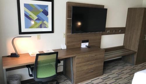 King Room - Mobility Access/Hearing Accessible