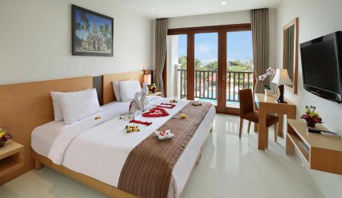 Deluxe Pool View with Free Benefit