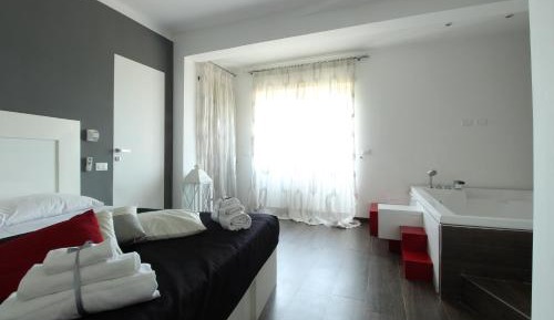 Deluxe Double Room with Spa Bath 