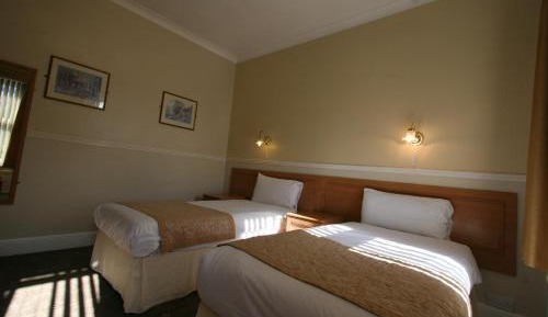 Twin Room (3 Adults)