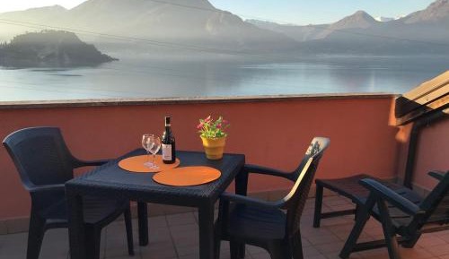Apartment with Lake View