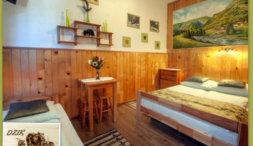 Quadruple Room with Private Bathroom