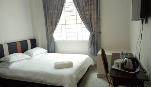 Standard Queen Room