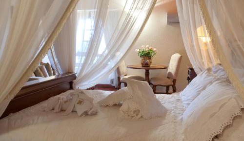 Suite (2 Adults)
