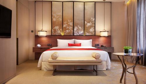 Premium King Room with Courtyard View