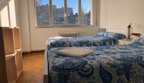 Twin Room with VIew and Shared Bathroom