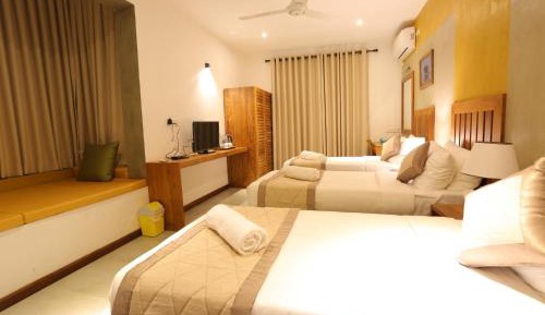 Triple Room with Balcony