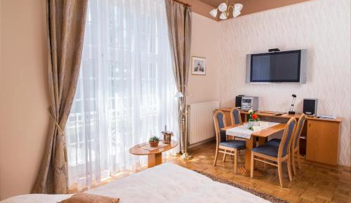 Studio Apartment