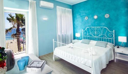 Double Room with Balcony and Sea View