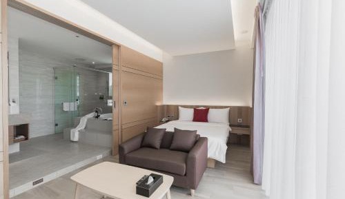Deluxe Double Room with Bath
