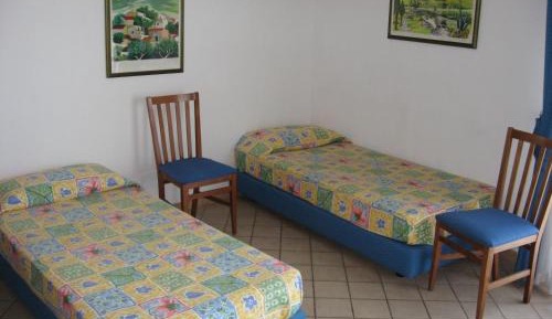 Family Room (2 Adults + 2 Children)