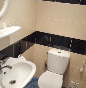 Apartment with Shower