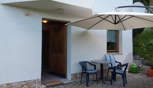 One-Bedroom Apartment with Terrace