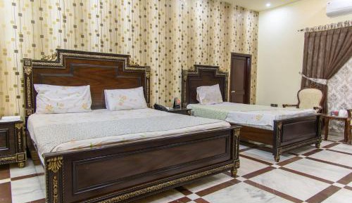 Deluxe Family Room