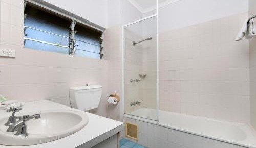 Three-Bedroom Apartment with Garden View