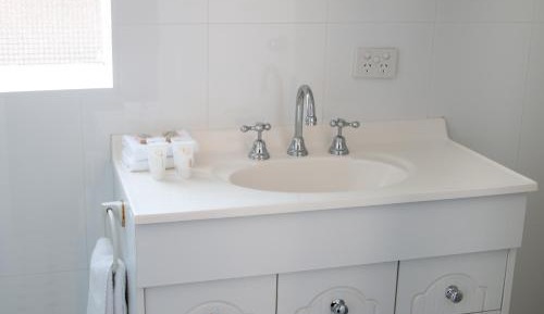 Queen Heritage Twin Room