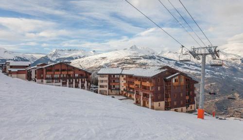 Select One-Bedroom Apartment (4 People)