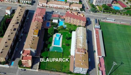 Apartment with Pool View 