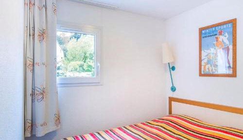 Select One-Bedroom Apartment (5 People)