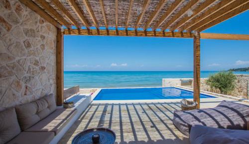 Villa - Beach Front