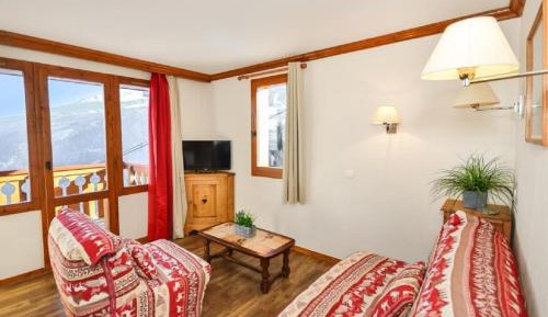 Select One-Bedroom Apartment (6 People)