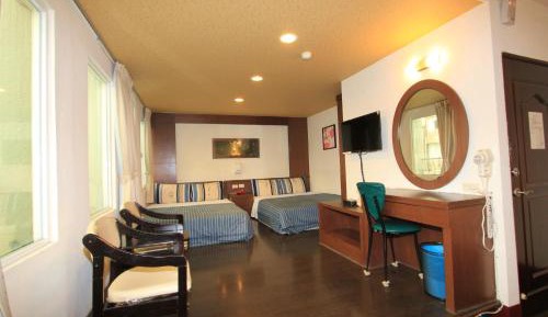 Deluxe Family Suite