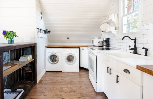 East Side Cabin | The Grant Park Farmhouse- Authentic Southern Charm