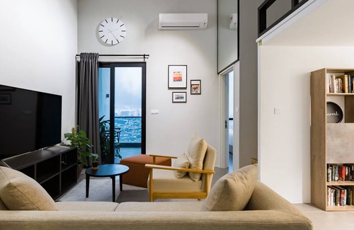 Brickfields Apartment | Urban Nest, Sleek and Charming Loft in Central Kuala Lumpur