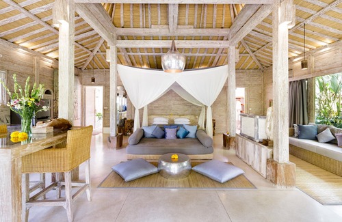 Penestanan Hotel | Indoor-Outdoor Living in a Unique and Relaxing Villa