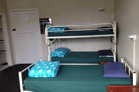 Dunedin City Centre Hostel | Heritage Hostel in City Centre, 1 bed in 6bed-dom2