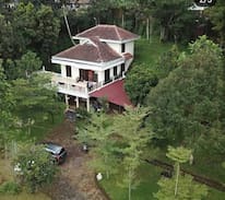 Megamendung Villa | 11 BR Villa Evelyn Rose Megamendung Puncak Bogor
